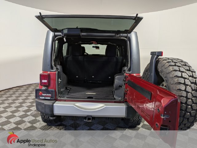 Used 2011 Jeep Wrangler Unlimited Sahara AWD/4WD image 7