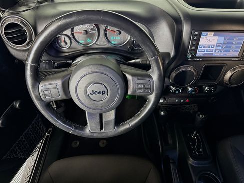 Used 2018 Jeep Wrangler Sport image 16