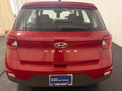 Certified 2023 Hyundai Venue SE image 9