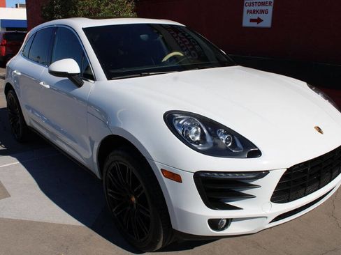 Used 2016 Porsche Macan S image 3