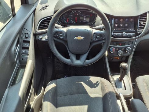 Used 2020 Chevrolet Trax LS w/ Tint and Cruise Package FWD image 11