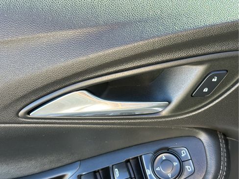 Used 2021 Buick Encore GX Select image 22