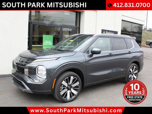 Used 2025 Mitsubishi Outlander SEL image 2