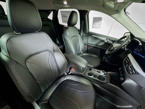 New 2025 Ford Escape PHEV FWD w/ PHEV Premium Package image 28