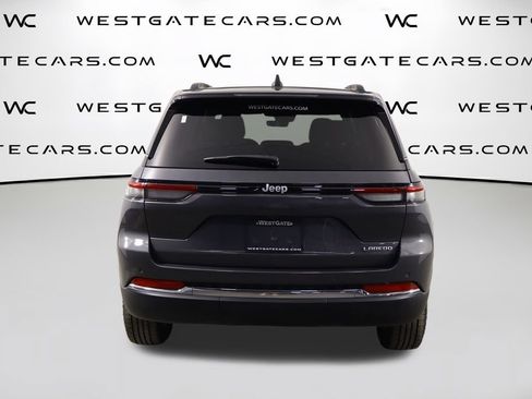 Used 2025 Jeep Grand Cherokee Laredo RWD image 4