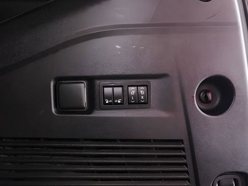 Used 2022 Chevrolet Suburban High Country AWD/4WD image 37