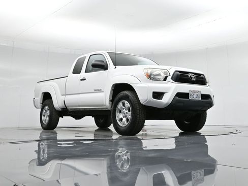 Used 2014 Toyota Tacoma PreRunner image 42