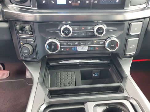 New 2026 Ford F250 Lariat w/ Black Appearance Package AWD/4WD image 17