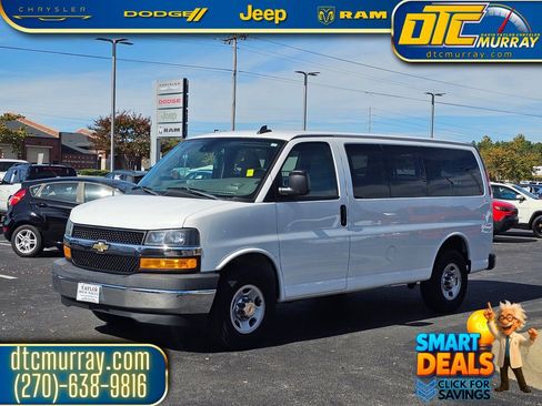 Used 2019 Chevrolet Express 3500 LT w/ LT Preferred Equipment Group image 3