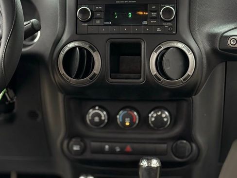 Used 2016 Jeep Wrangler Unlimited Sport w/ Connectivity Group image 16