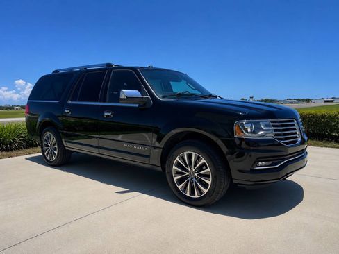 Used 2016 Lincoln Navigator L Select AWD/4WD image 1