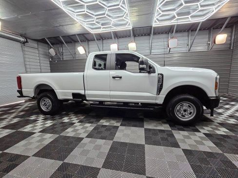 Used 2025 Ford F250 XL w/ F-250 >10K GVWR Package AWD/4WD image 10