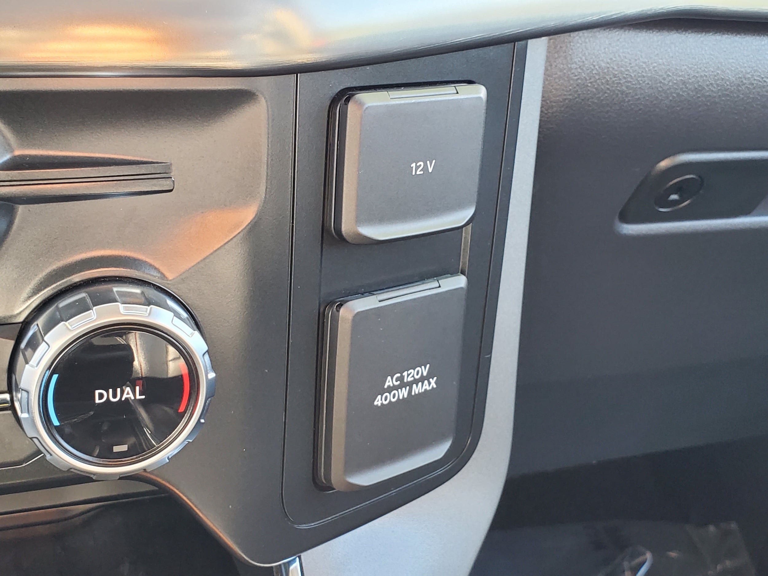 Used 2022 Ford F150 Lariat w/ Max Trailer Tow Package RWD image 24