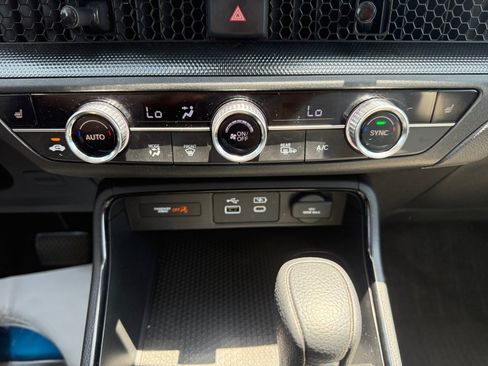 Used 2025 Honda CR-V EX image 18