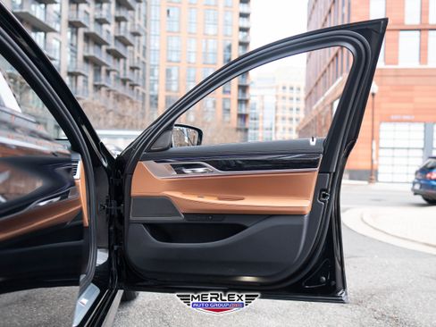 Used 2020 BMW 750i xDrive w/ M Sport Package image 46