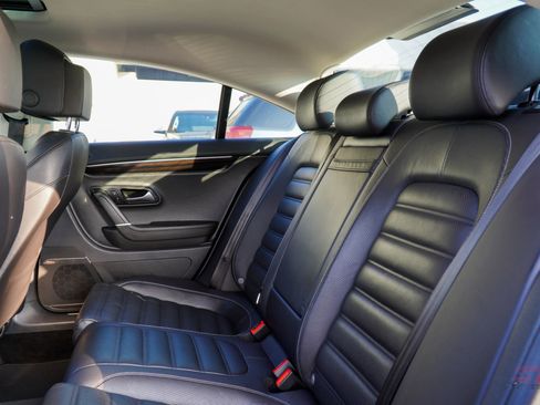 Used 2013 Volkswagen CC Executive image 21