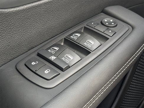 New 2026 Chrysler Pacifica Select image 21