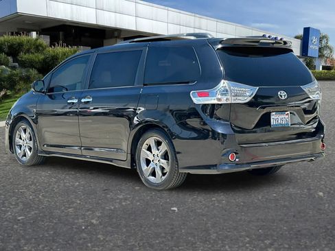 Used 2015 Toyota Sienna SE FWD image 7