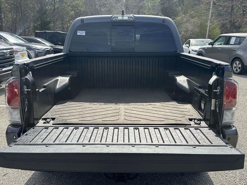 Used 2021 Toyota Tacoma TRD Off-Road w/ Technology Package image 9