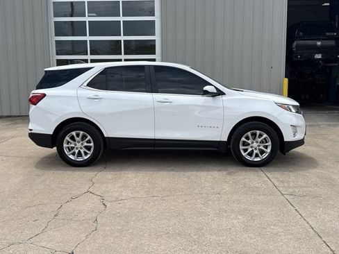 Used 2021 Chevrolet Equinox LT AWD/4WD image 2