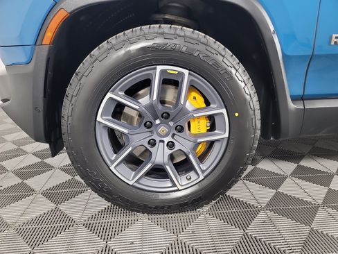 Used 2022 Rivian R1T Adventure AWD/4WD image 9