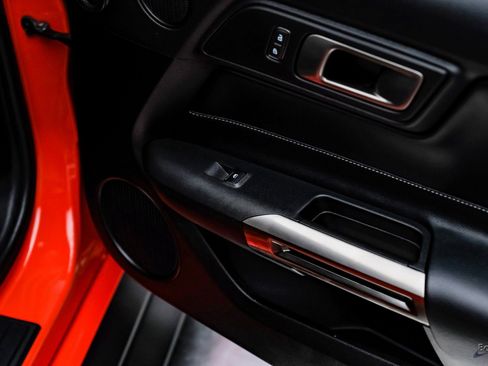 Used 2022 Ford Mustang Shelby GT500 w/ Technology Package image 88