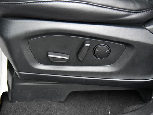 Used 2023 Ford Explorer XLT w/ Equipment Group 202A image 16