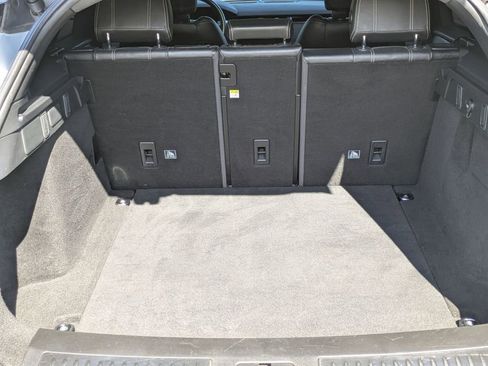 Used 2020 Land Rover Range Rover Velar R-Dynamic S image 28