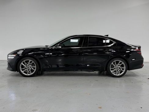 Used 2022 Genesis G70 2.0T image 2