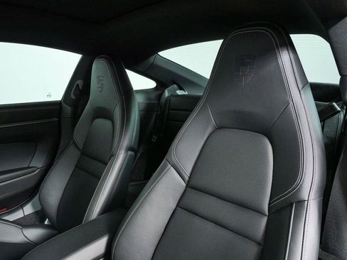 Used 2024 Porsche 911 Carrera 4 AWD/4WD image 5