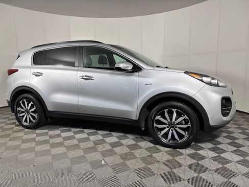 Used 2019 Kia Sportage EX w/ Option Group 040 AWD/4WD image 9