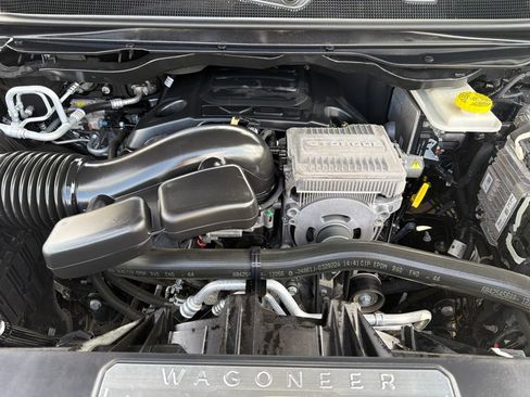 Used 2022 Jeep Wagoneer Series II AWD/4WD image 8