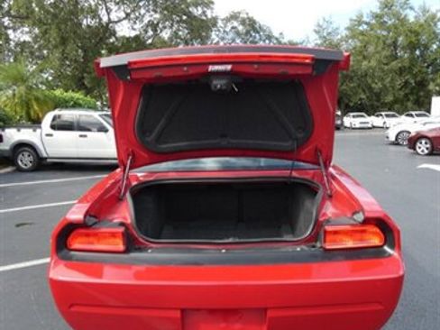 Used 2011 Dodge Challenger SE image 14