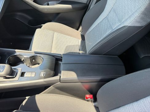 Used 2023 Nissan Rogue SV FWD image 14