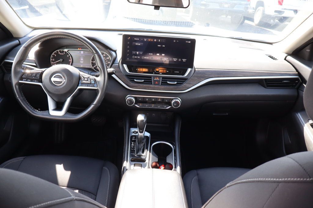 Used 2024 Nissan Altima 2.5 SV w/ SV Premium Package FWD image 21