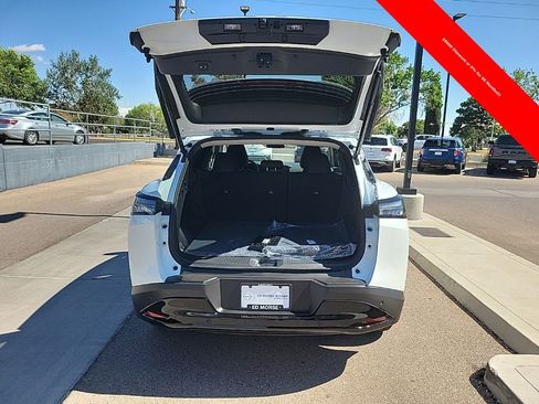 New 2025 Nissan Murano SV AWD/4WD image 13