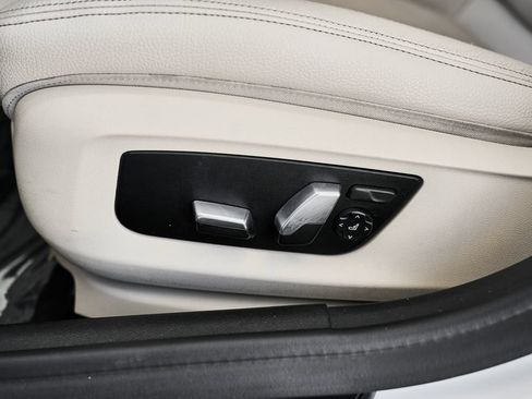 Used 2018 BMW 540i w/ Premium Package RWD image 19