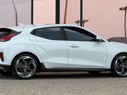 Used 2019 Hyundai Veloster Turbo FWD image 13