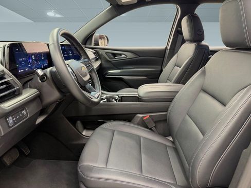 Used 2026 Chevrolet Traverse LT AWD/4WD image 4
