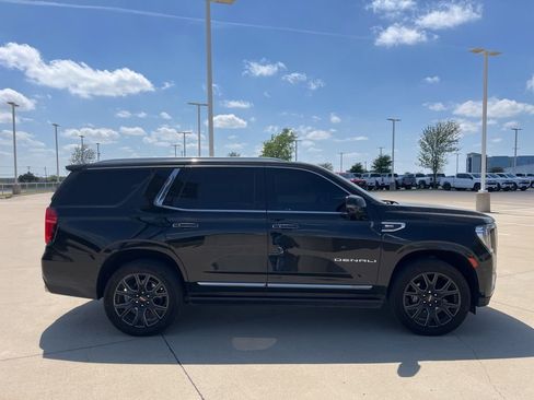Used 2023 GMC Yukon Denali w/ Denali Reserve Package image 6