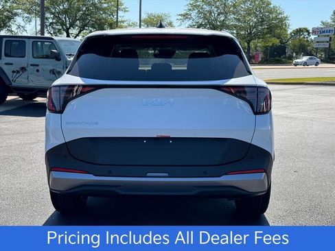 New 2026 Kia Sportage LX FWD image 4
