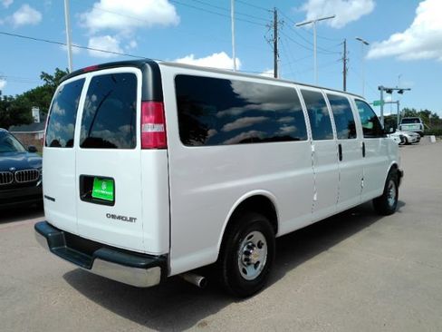 Used 2024 Chevrolet Express 3500 LT w/ LT Preferred Equipment Group RWD image 10