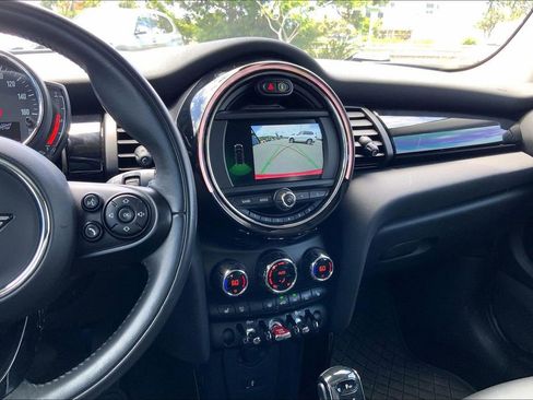 Used 2020 MINI Cooper 2-Door Hardtop FWD image 6