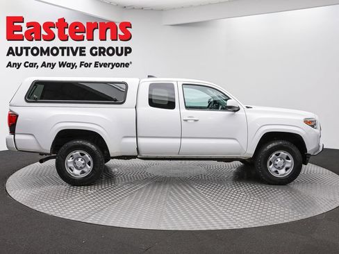 Used 2020 Toyota Tacoma SR w/ SR Convenience Package RWD image 4
