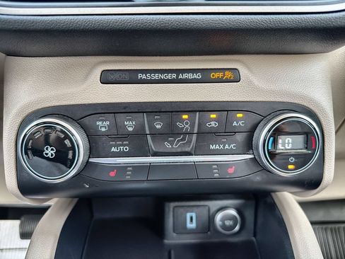 Used 2020 Ford Escape SE AWD/4WD image 16