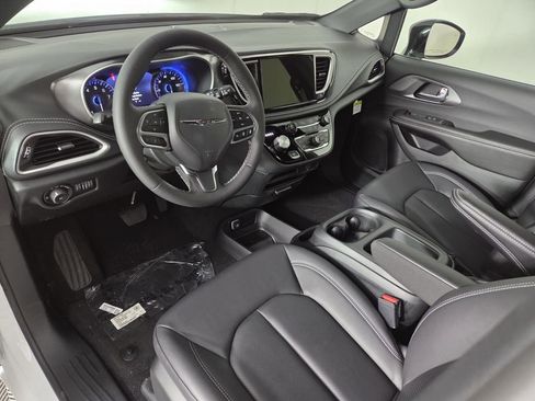 New 2026 Chrysler Pacifica Select FWD image 12