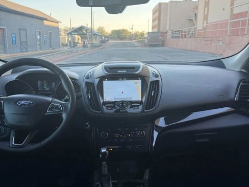 Used 2017 Ford Escape Titanium image 19