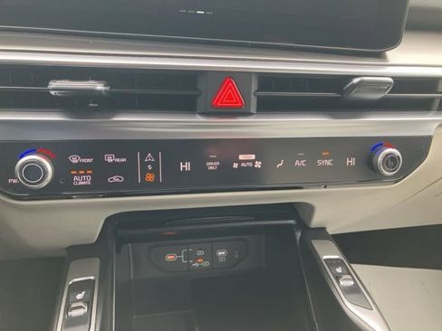 Used 2025 Kia Sorento EX w/ EX Panoramic Sunroof Package AWD/4WD image 27