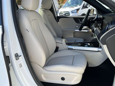 New 2026 Mercedes-Benz GLB 250 4MATIC image 26