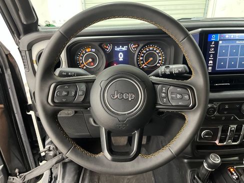 Used 2024 Jeep Wrangler Unlimited Sport AWD/4WD image 17